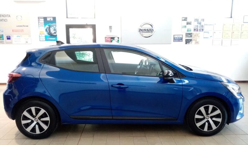 RENAULT CLIO SCE 65CV 5 PORTE DEL 2023 pieno