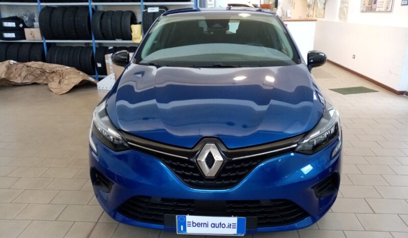RENAULT CLIO SCE 65CV 5 PORTE DEL 2023 pieno