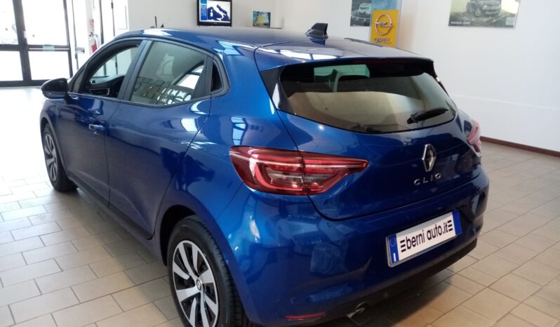 RENAULT CLIO SCE 65CV 5 PORTE DEL 2023 pieno